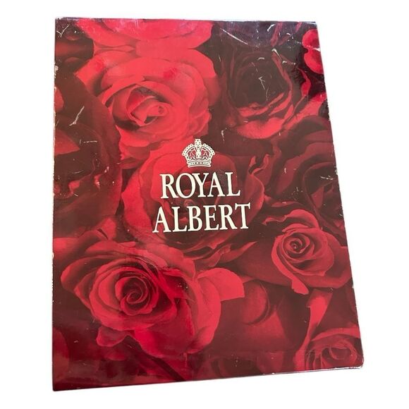 Royal Albert Cheese Set new top of box has a few-scratches - Picture 2 of 6